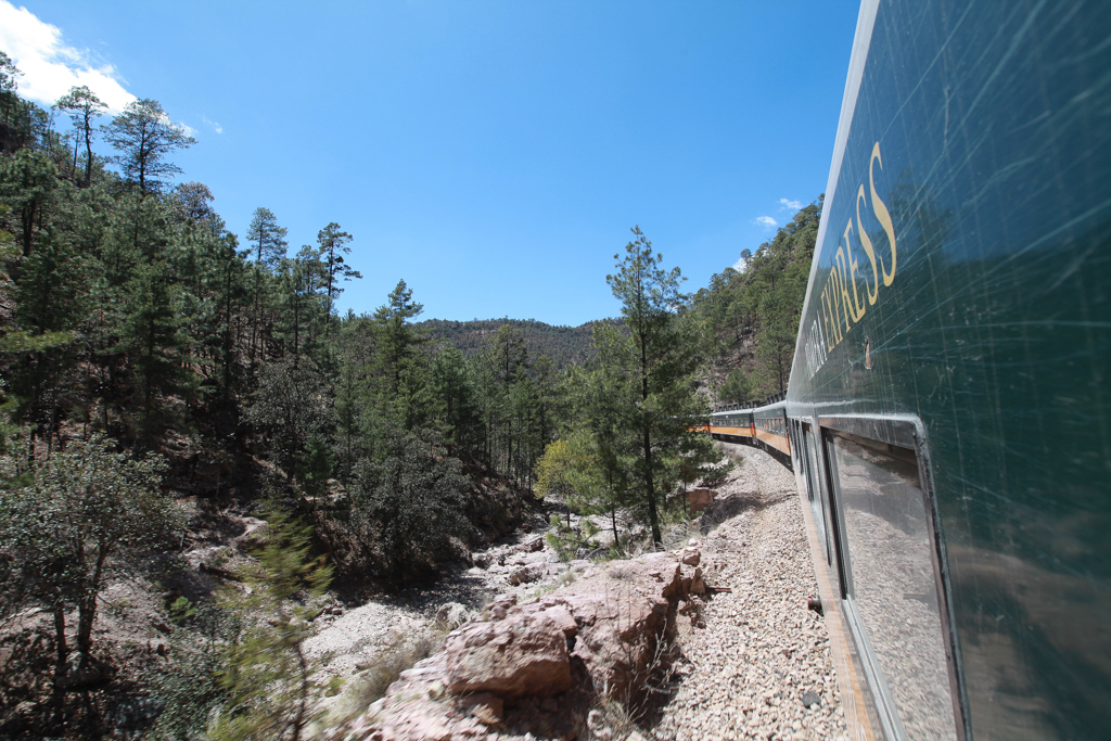 Il y avait affluence ce jour sur la ligne. Le train était composé d’au moins cinq wagons ! - Barrancas del Cobre