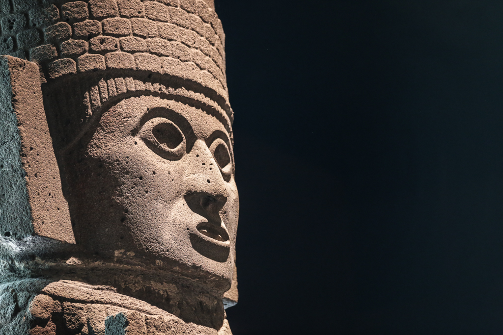 Salle Toltèque, l’Atlante qui soutenait en façade la toiture du temple principal de Tula - Mexico