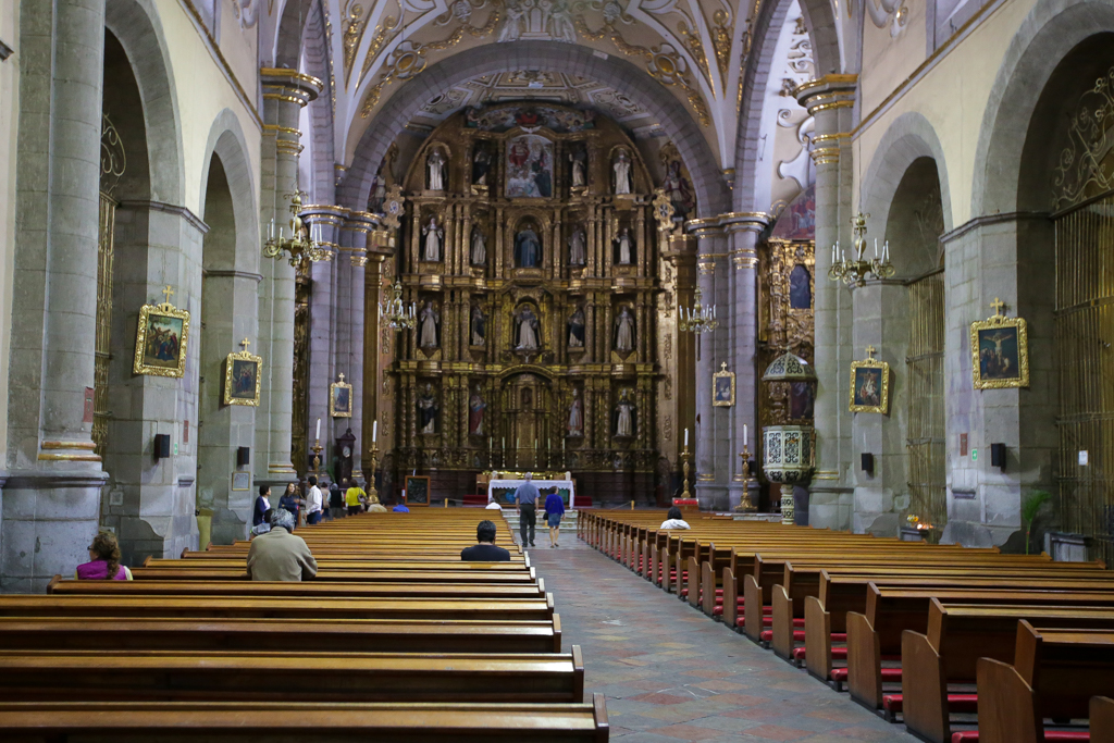 Plaza de Armas, avec la cathédrale au fond - Teotihuacan et Puebla