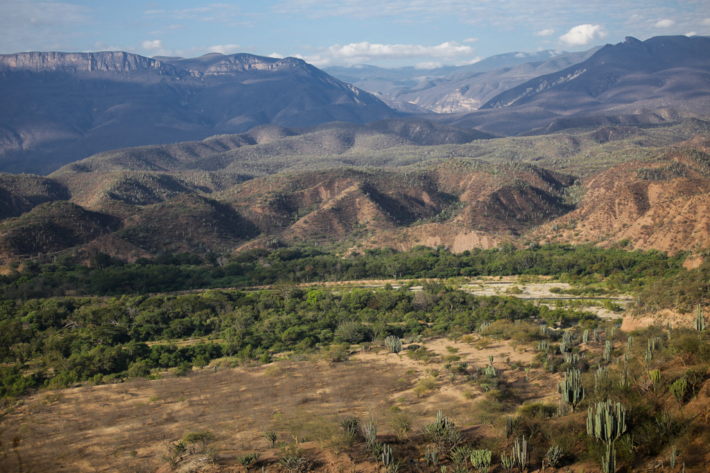 Environnement montagneux autour de la Ciudad Vieja - Santiago Quiotepec  et Cholula