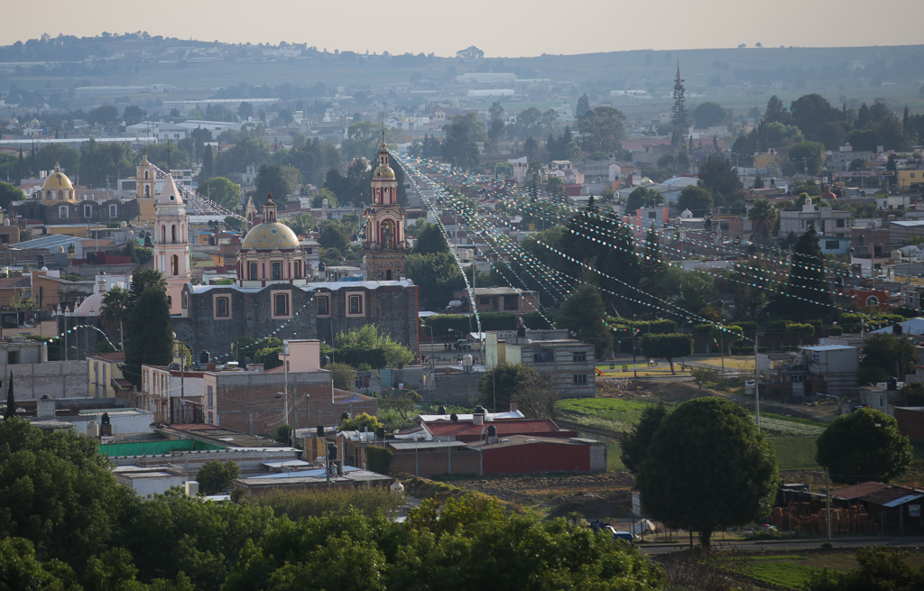 Vue depuis le parvis de l’église Virgen del Remedios - Santiago Quiotepec  et Cholula