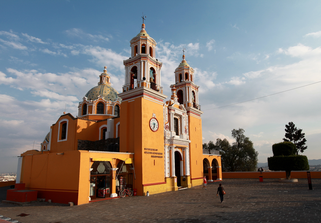 Le parvis de l’église de la Virgen del Remedios - Santiago Quiotepec  et Cholula