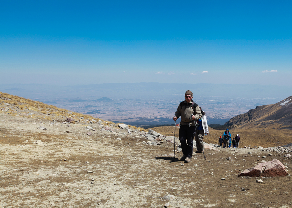 Arrivée au col menant à la caldera (4280) - Volcan de Toluca et Valle de Bravo