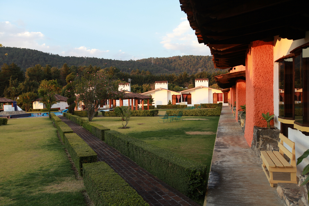 Au dessus de la ville, notre hébergement de ce soir, le ranch de Las Margaritas - Volcan de Toluca et Valle de Bravo