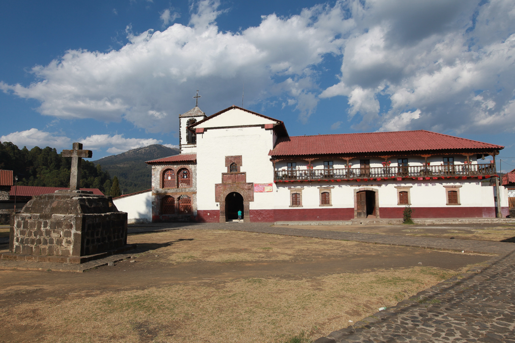 L’église Santiago Apostol et l’ancien hôpital - Tzararacua et Angahuan