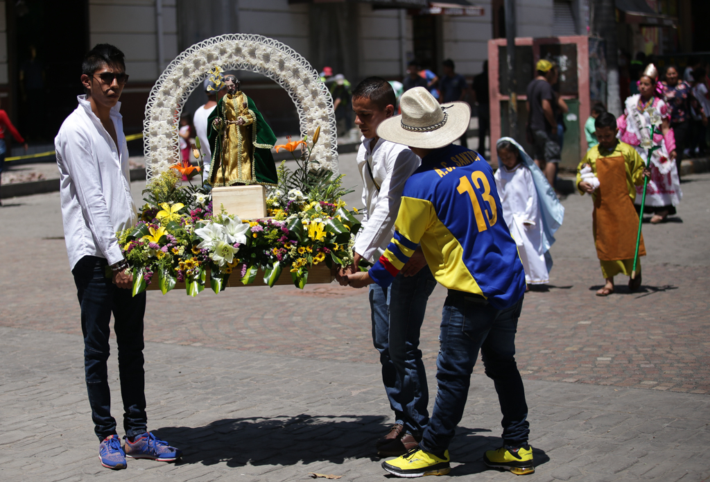 Dans les processions au Mexique on promène les Saints, ici St Joseph - Tzararacua et Angahuan