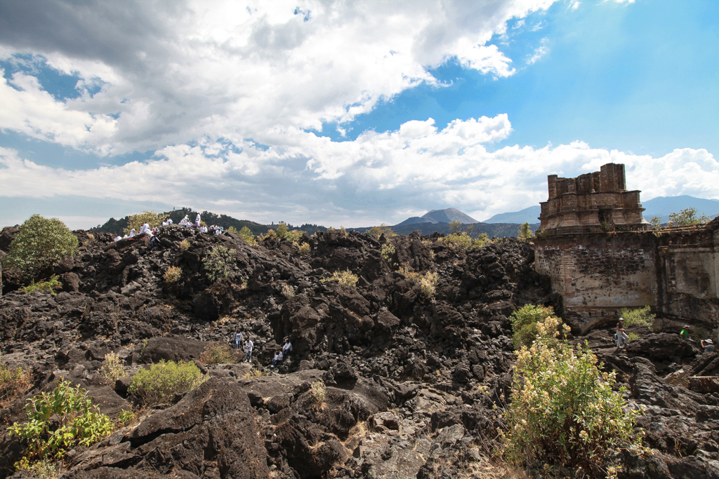 Le Paricutin montre son nez à l’horizon - Ascension du Volcan Paricutin