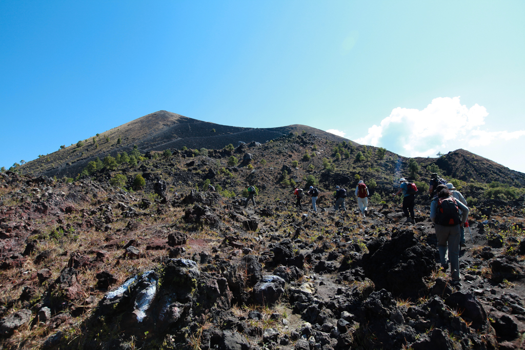 C’est parti pour une heure d’ascension - Ascension du Volcan Paricutin
