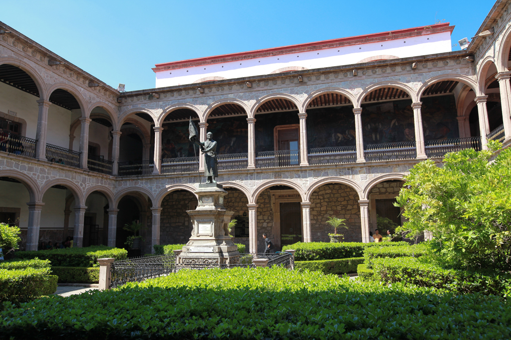 Le Colegio de San Nicolas - Morelia