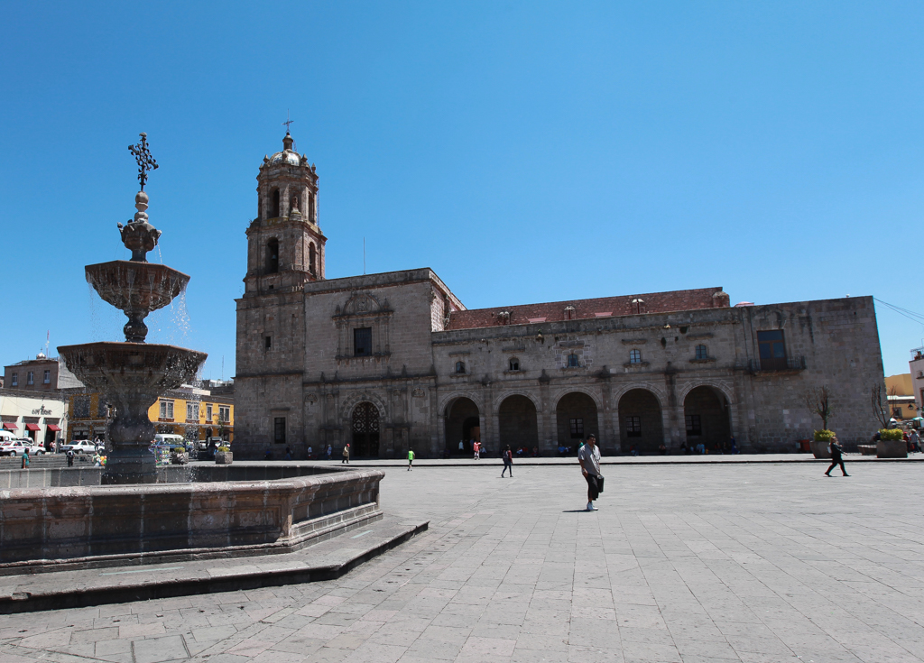 L’ancien couvent de San Francisco qui abrite la Casa de las Artesanias - Morelia