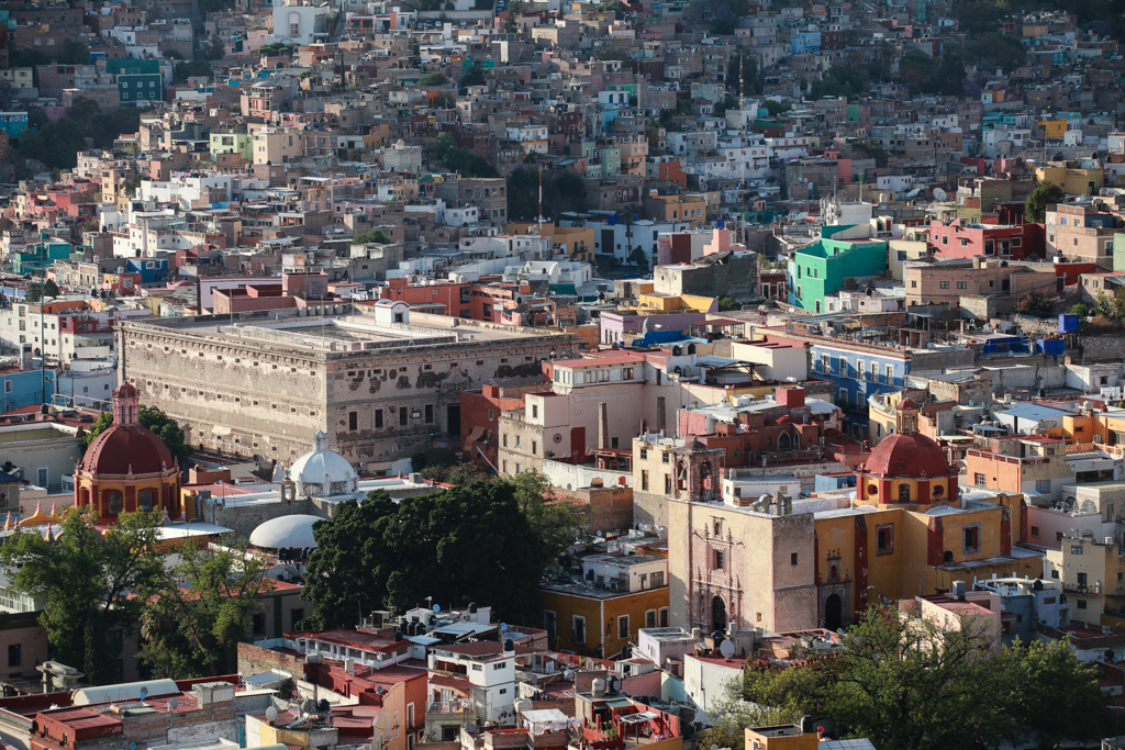 La Alhondiga de Granaditas depuis le monument de El Pipila qui domine la ville - Guanajuato