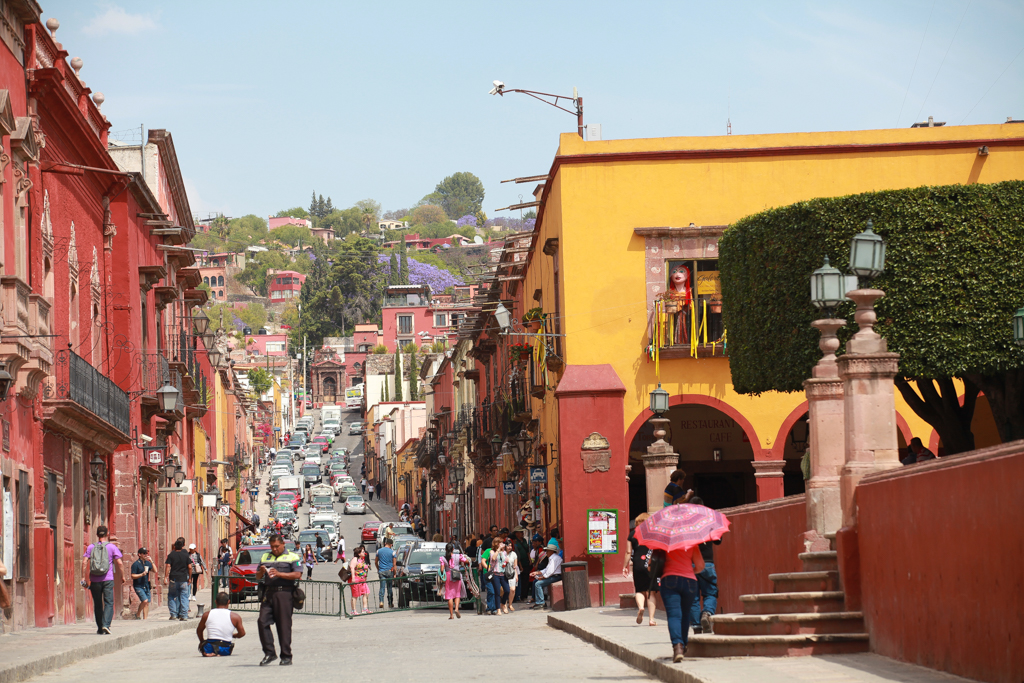 Rue animée de San Miguel de Allende - San Miguel de Allende