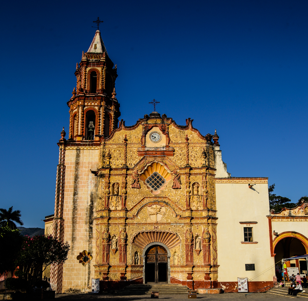 Lumière matinale sur l’église de Jalpan - Tilaco et Xitlitla