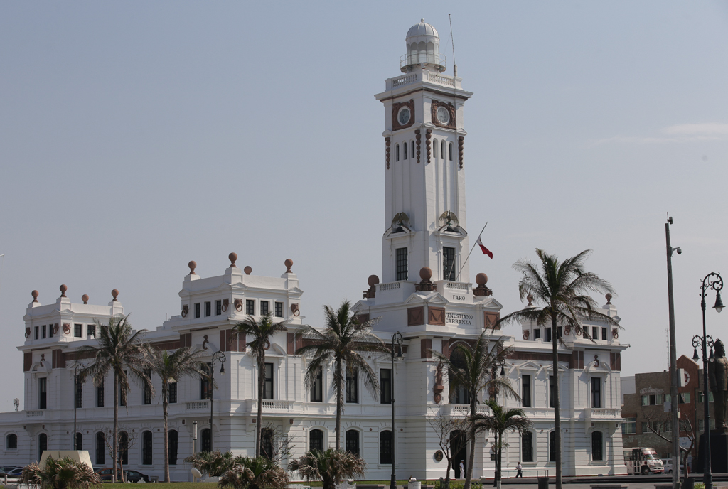 Sur le Paseo de los Insurgentes, l’imposant Faro Venustiano Carranza, un ancien phare - Veracruz