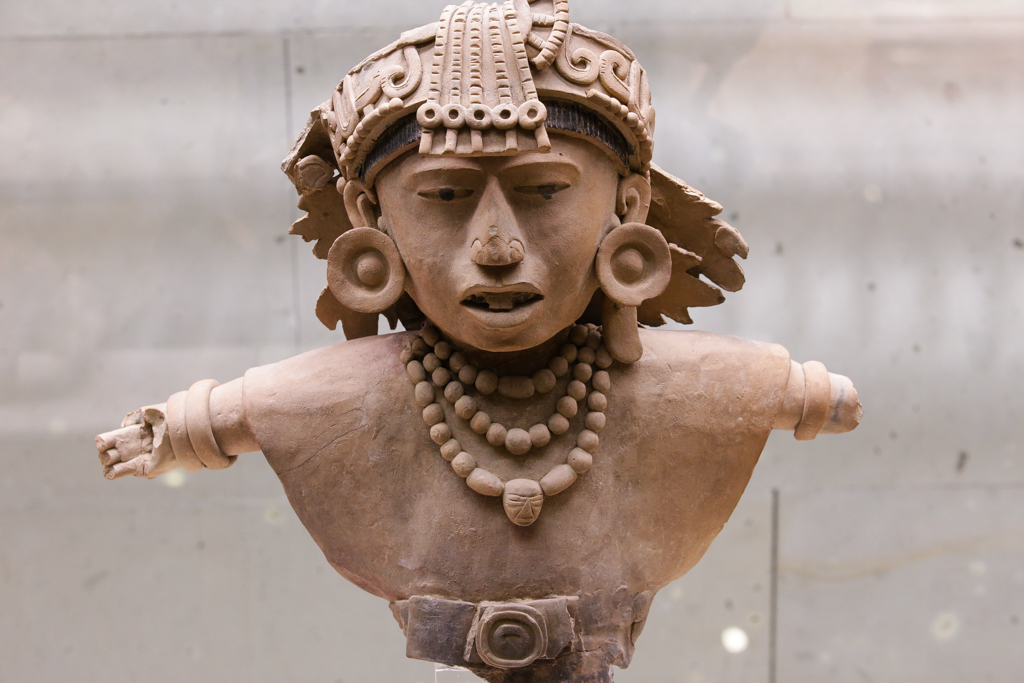 Statue en terre de l’époque Totonaque - Xalapa