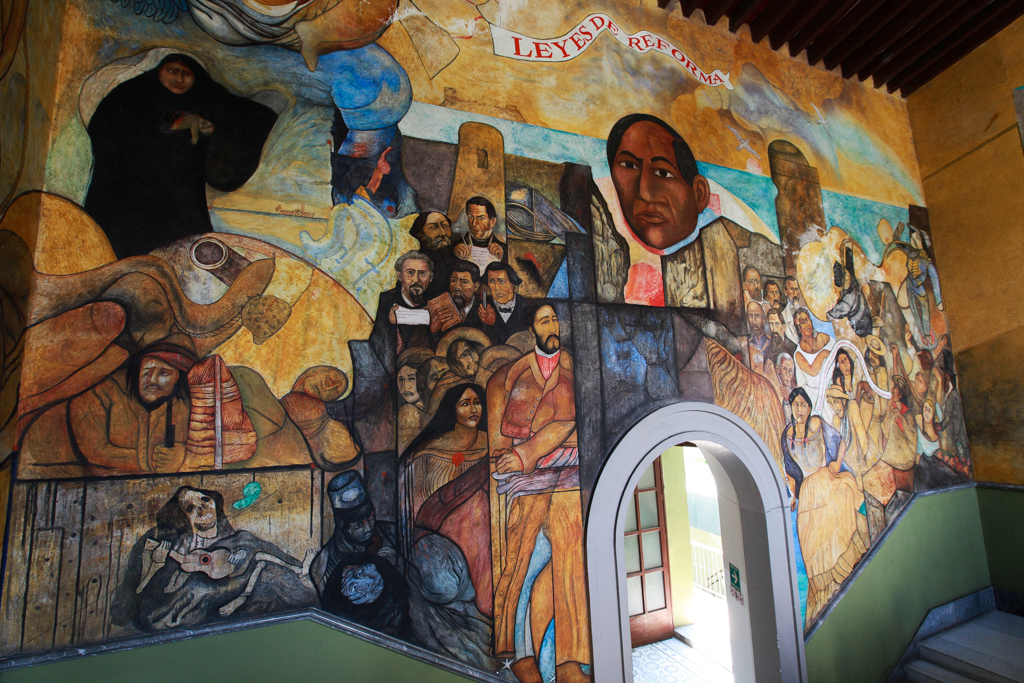 A l’intérieur du Palacio, une fresque de Rivera en l’honneur de Benito Juarez, considéré comme l’artisan de la modernisation libérale du Mexique - Xalapa