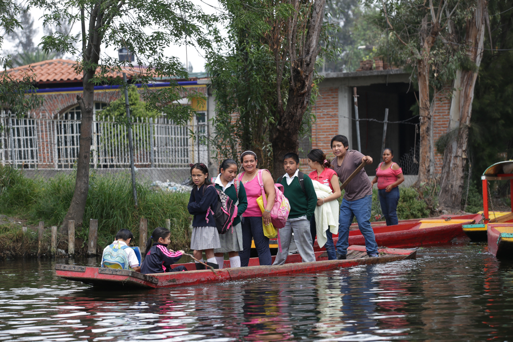 Tout le secteur est bien sûr habité et les locaux utilisent des barges pour les transferts entre les îles - Sud de Mexico