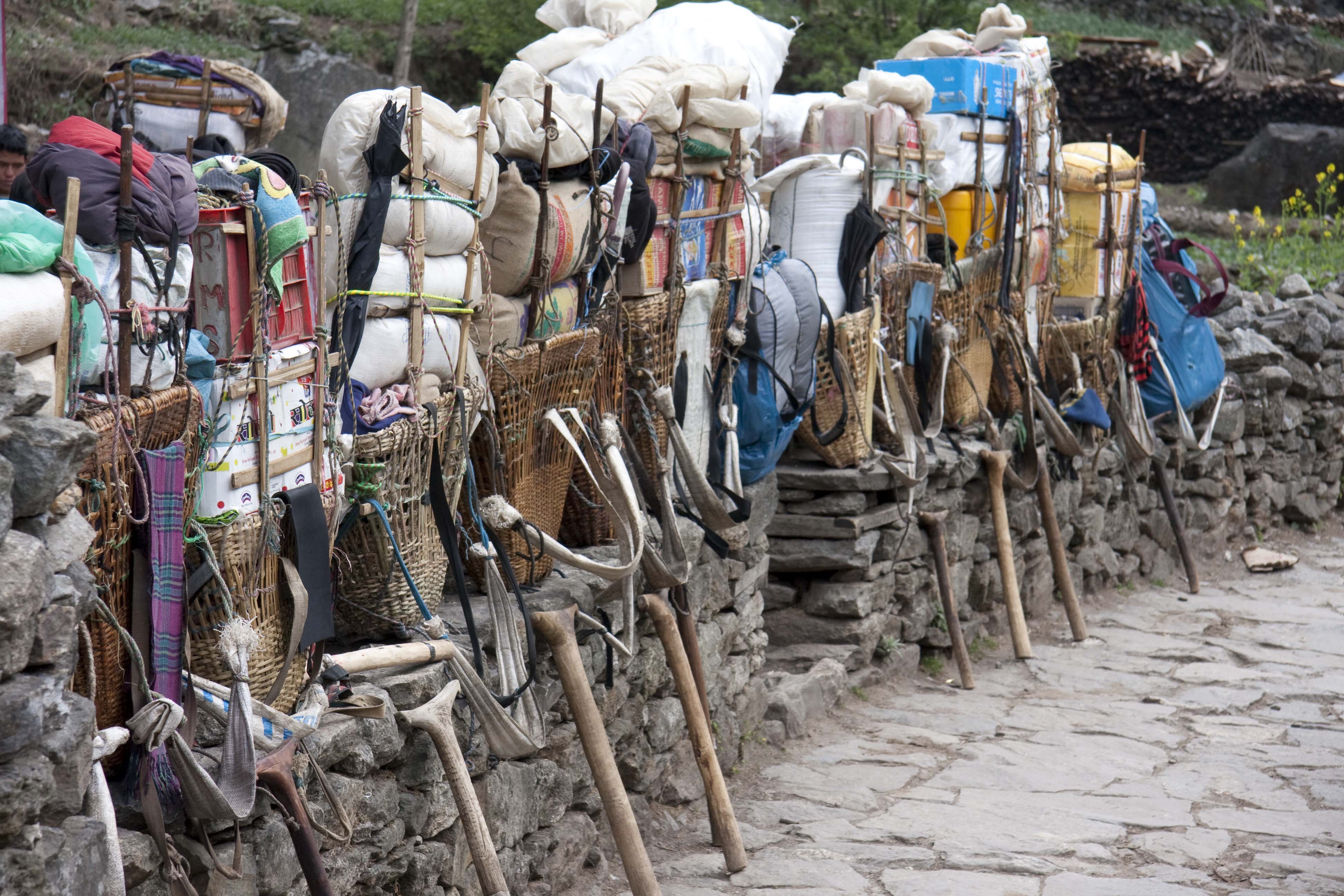 Les charges des porteurs - De Phakding à Namche Bazar