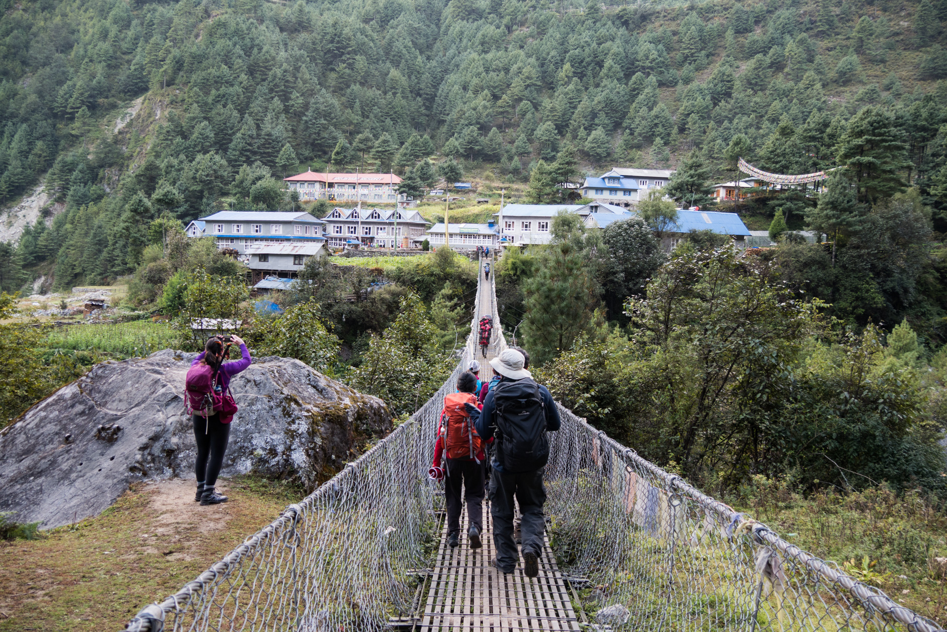 Passage d'un pont - De Phakding à Namche Bazar