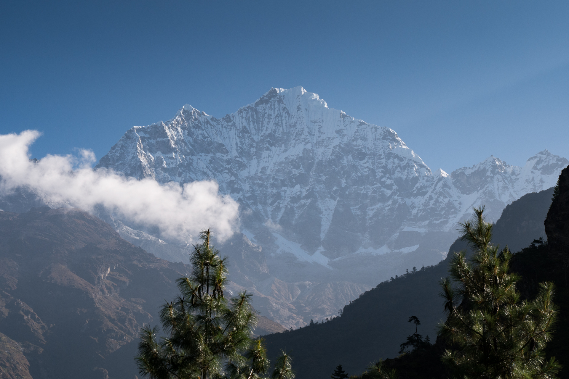 Le Thamserku - De Phakding à Namche Bazar