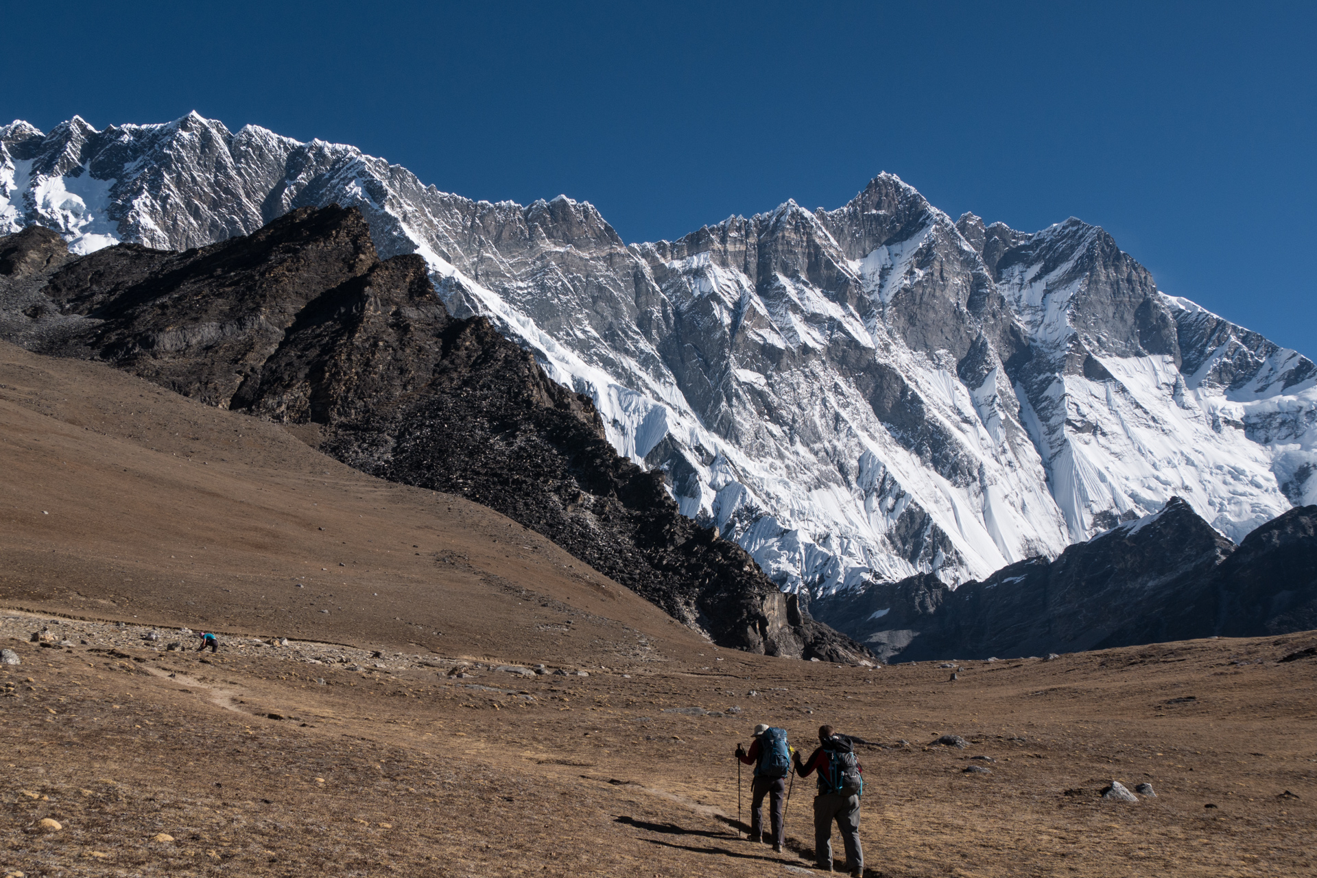 Une partie reposante (le Lhotse nous domine) - Le Chhukung Ri