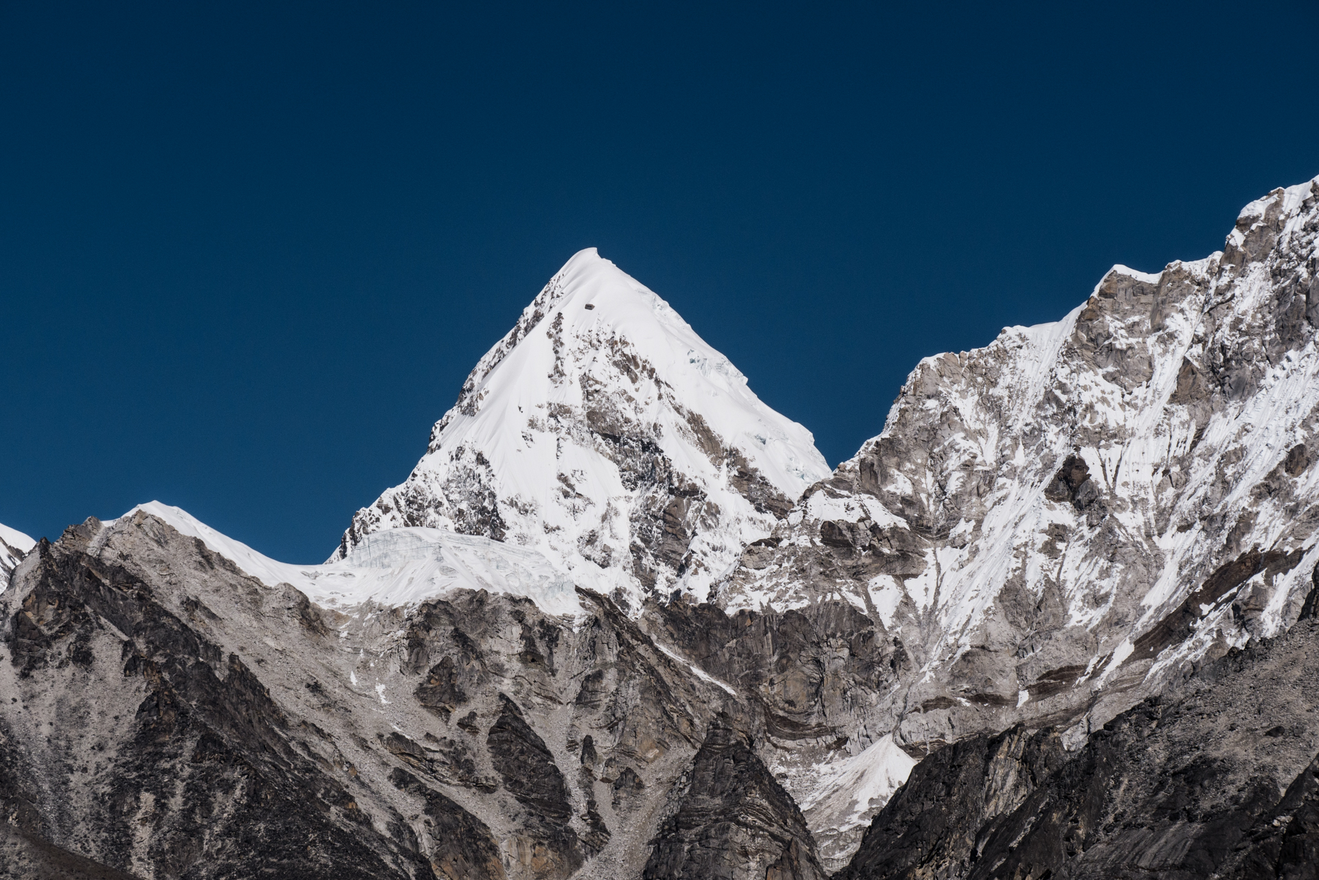 Le Pumori depuis le col - Le Chhukung Ri