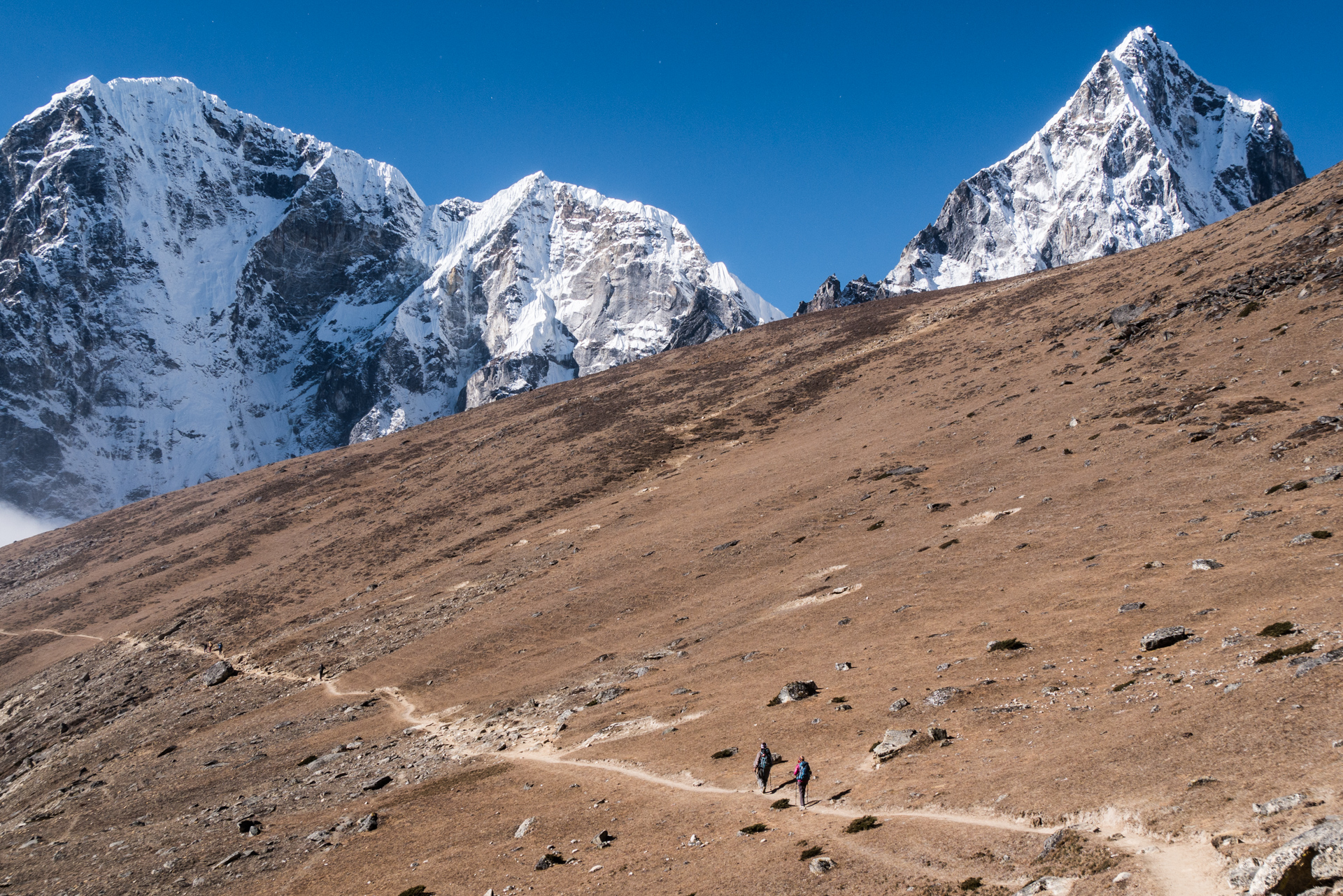 Tabuche Peak et Cholatse - De Lobuche à Dzonglha
