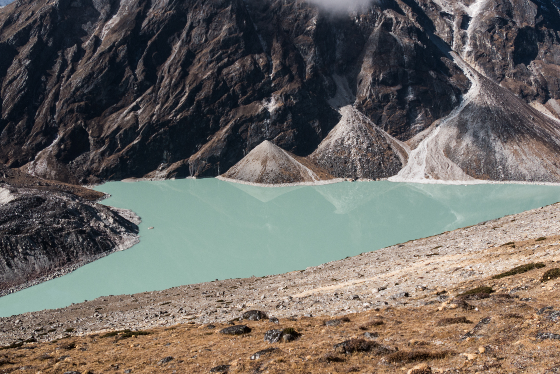 Le lac glaciaire Chole Tsho - De Lobuche à Dzonglha