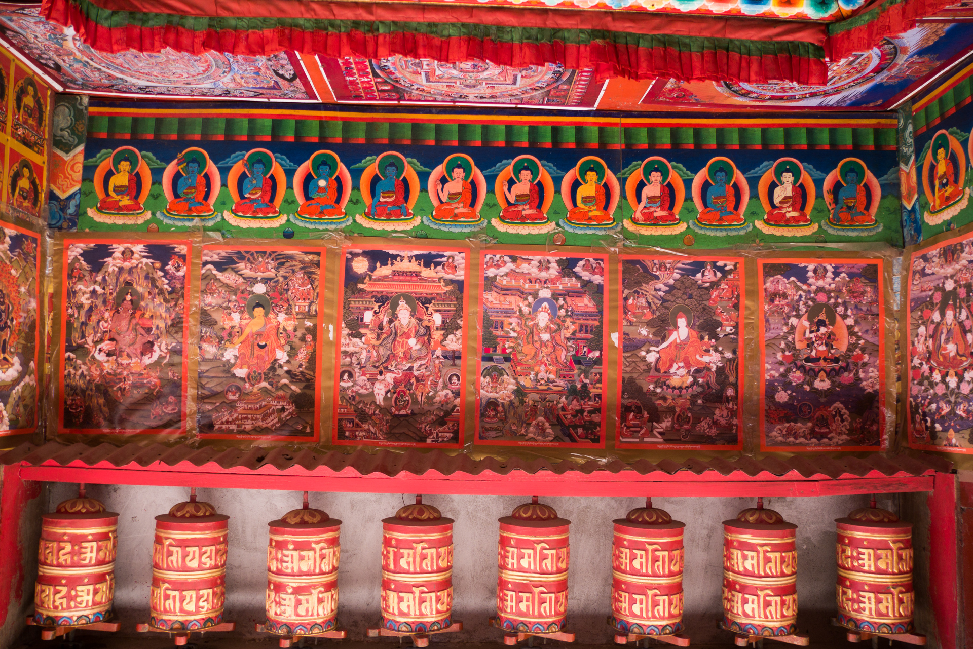 Moulins et peintures d'un chorten - De Thame à Lukla