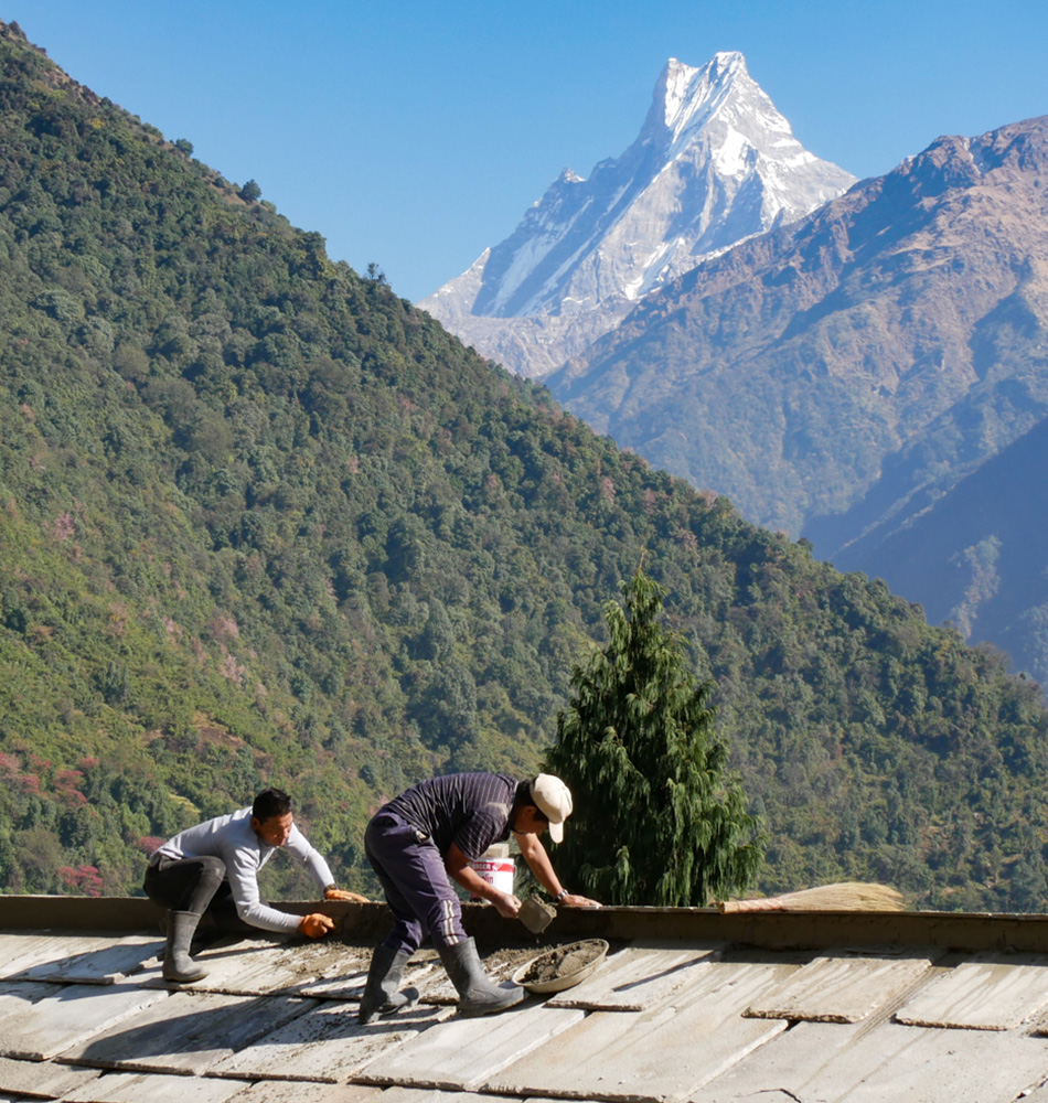 Travaux avec vue sur Machhapuchare