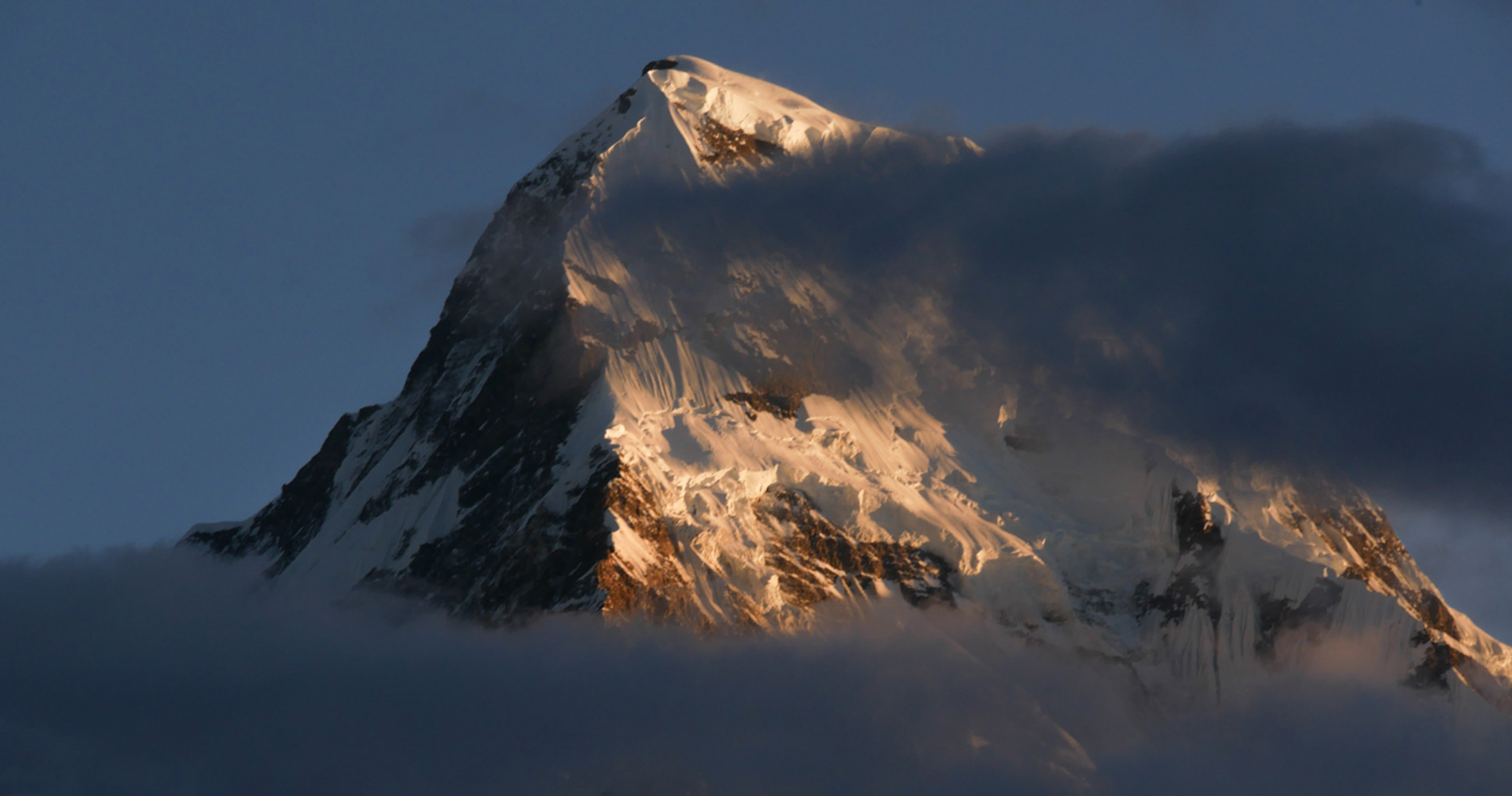 Lever de soleil sur l'Annapurna Sud