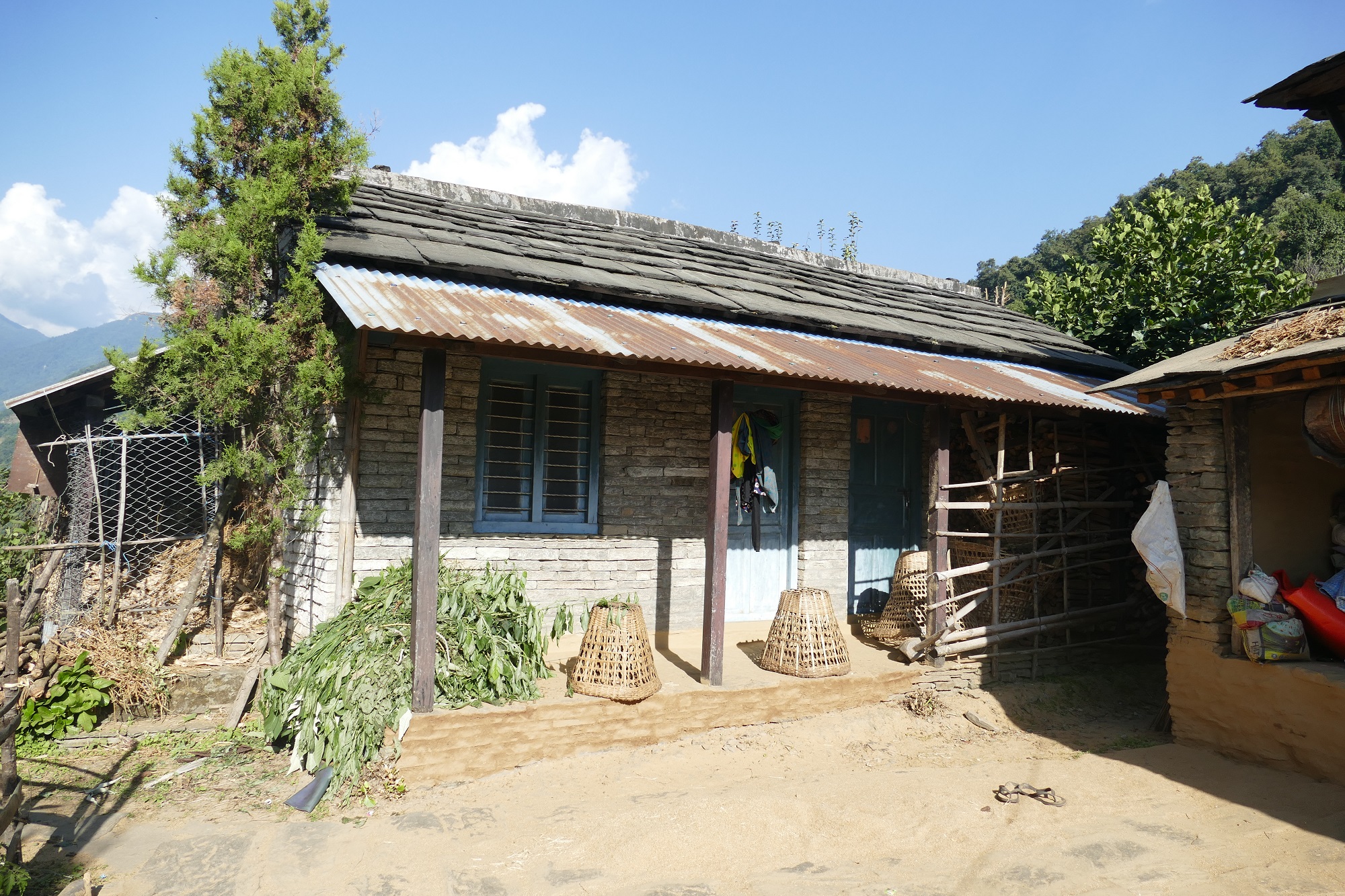 Trek Nepal Tirawa maison gurung