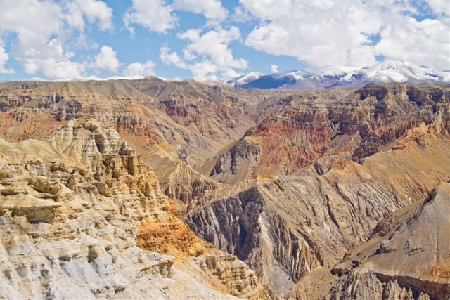 Vue sur le canyon qui surplombde Dhie