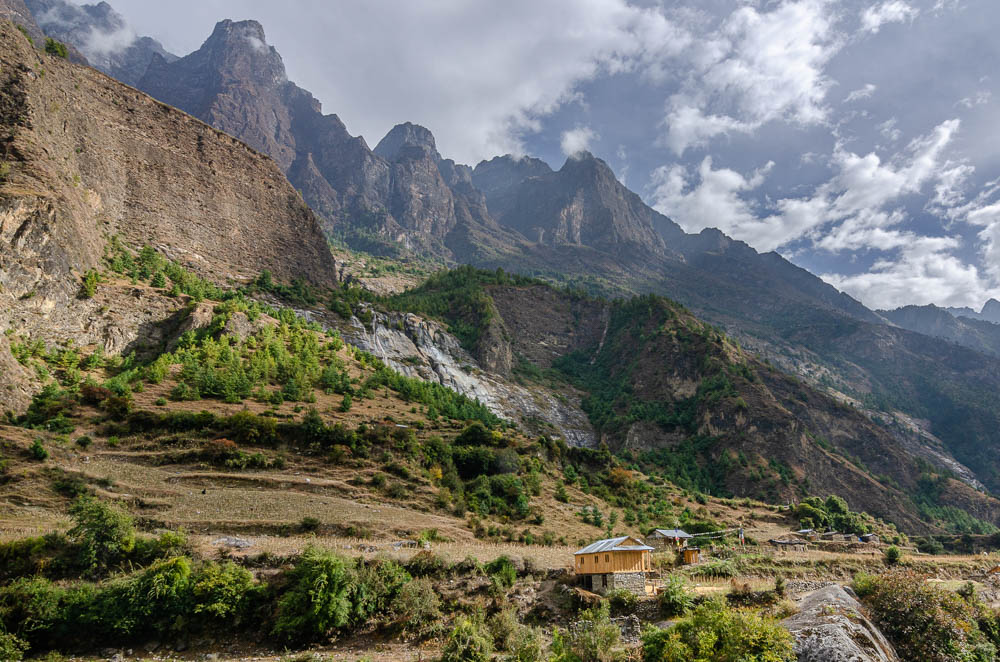 Un autre lodge en construction - De Lokpa à Namrung