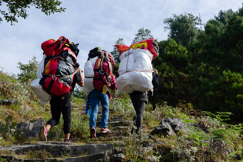De Barpak à Khorlabesi en passant par Laprak
