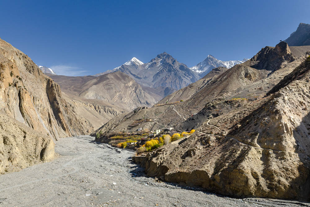 Un dernier regard sur le fond de la vallée - De Muktinath à Jomoson par Lupra