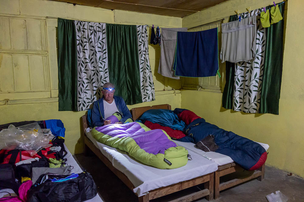 Déballage et séchage - De Barpak à Khorlabesi en passant par Laprak