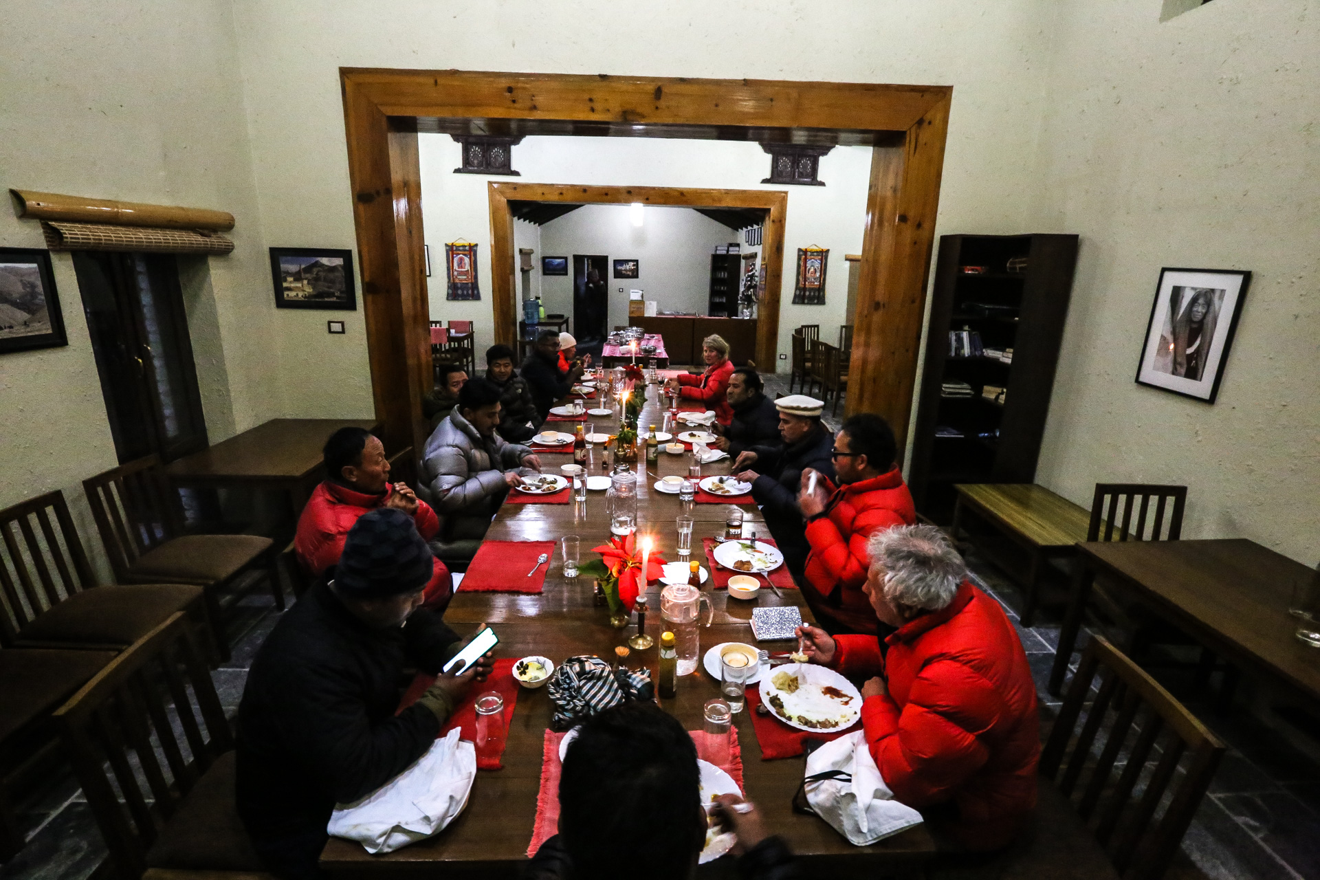 Grande tablée au Malla Lodge