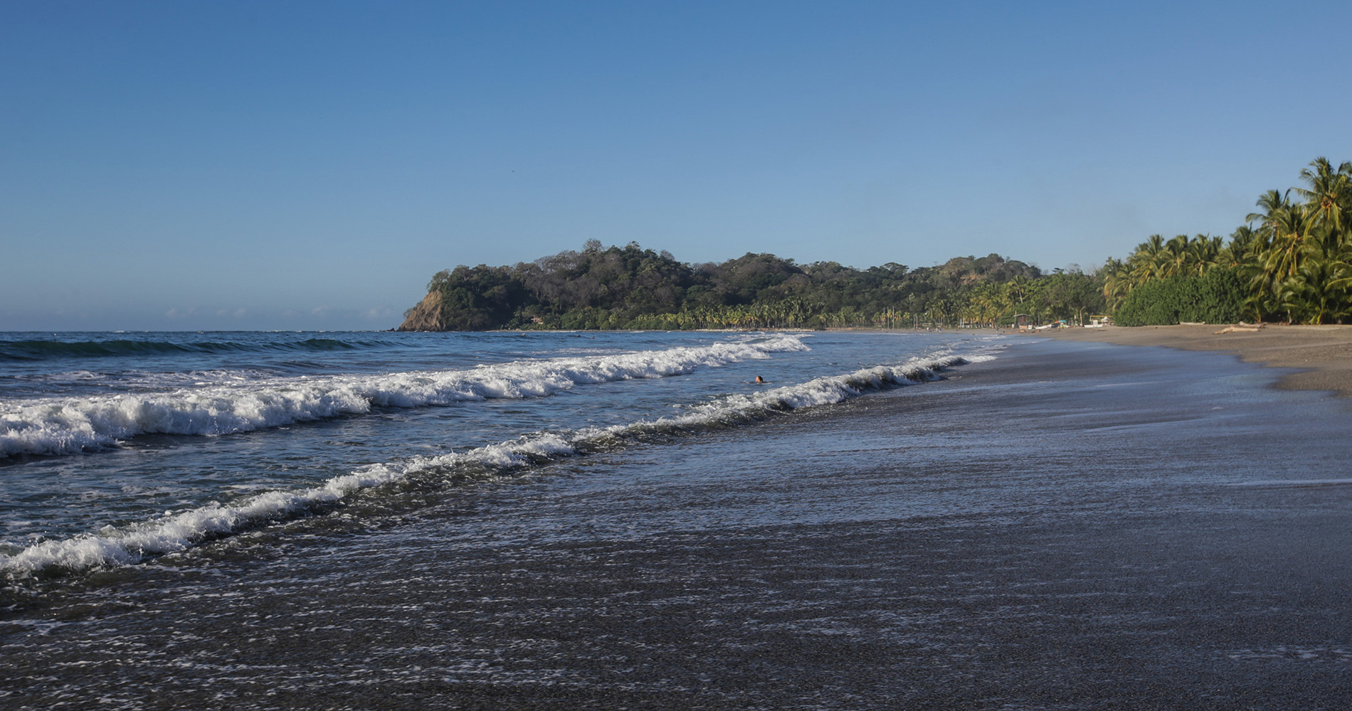 Petites vagues pour surfeurs débutants