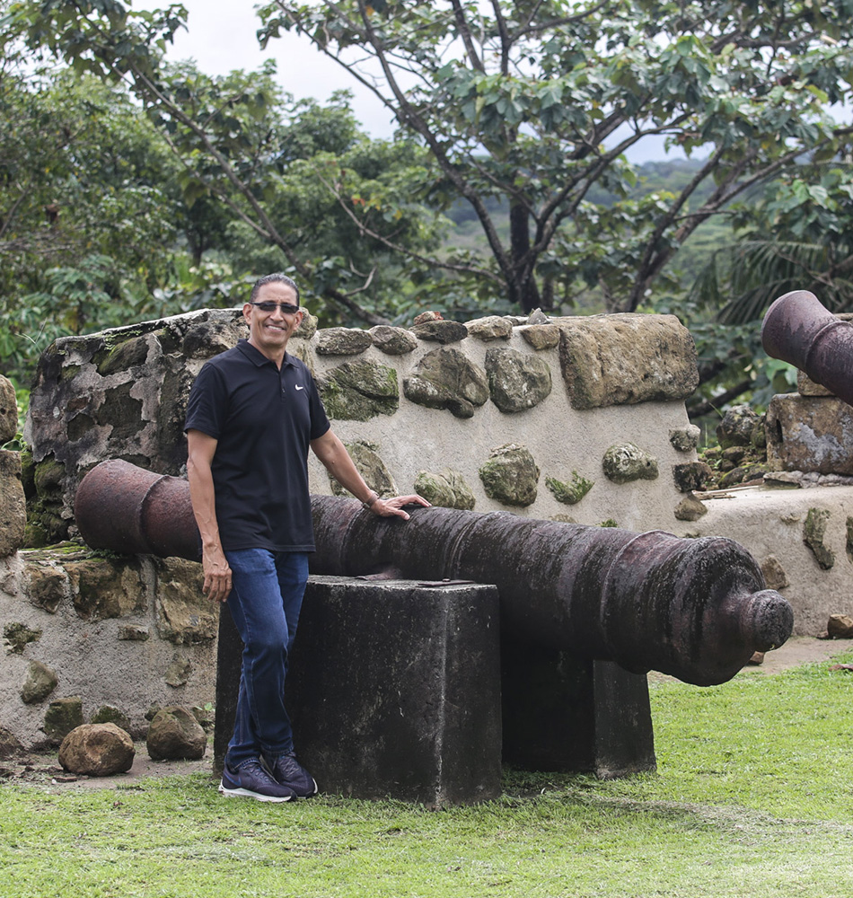 Gabriel, l’un des guides travaillant pour Tirawa au Panama