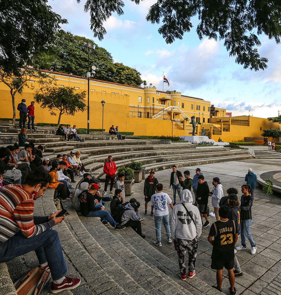 Joute verbale sur la Plaza de la Democratia y de la Abolicion del Ejercito