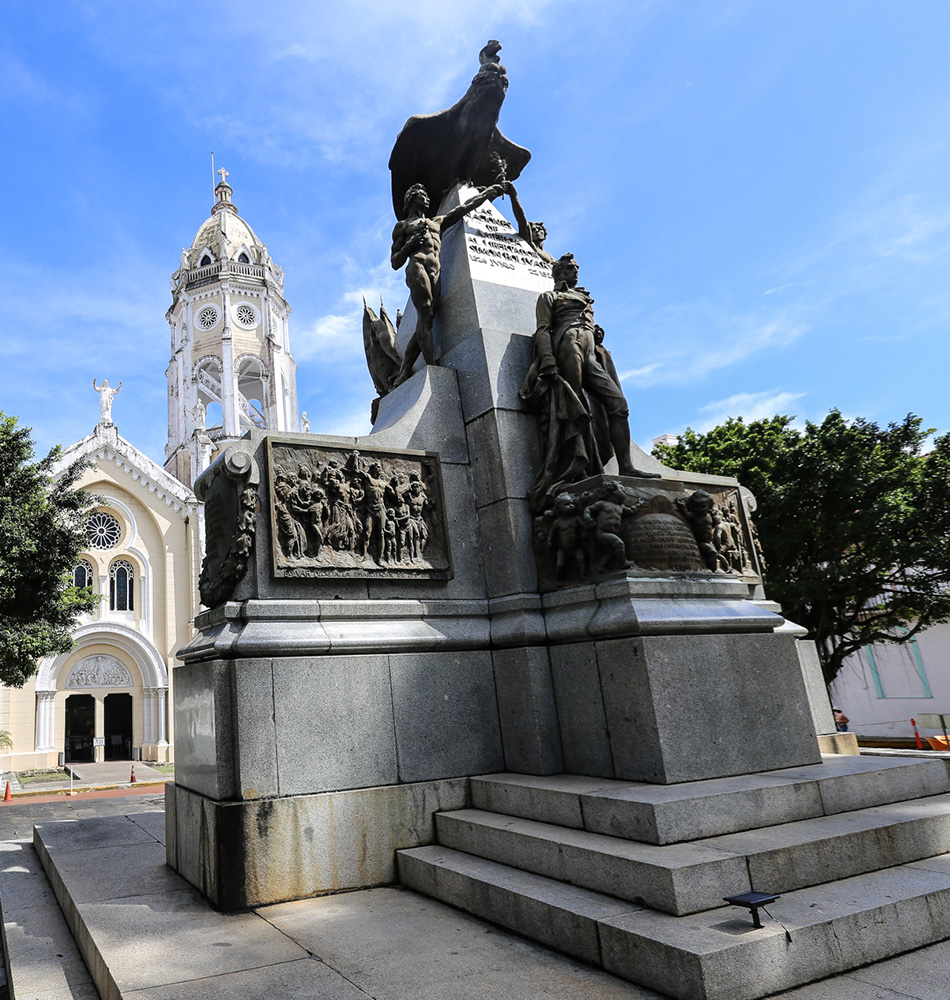 Place Bolivar, au cœur du Casco Viejo