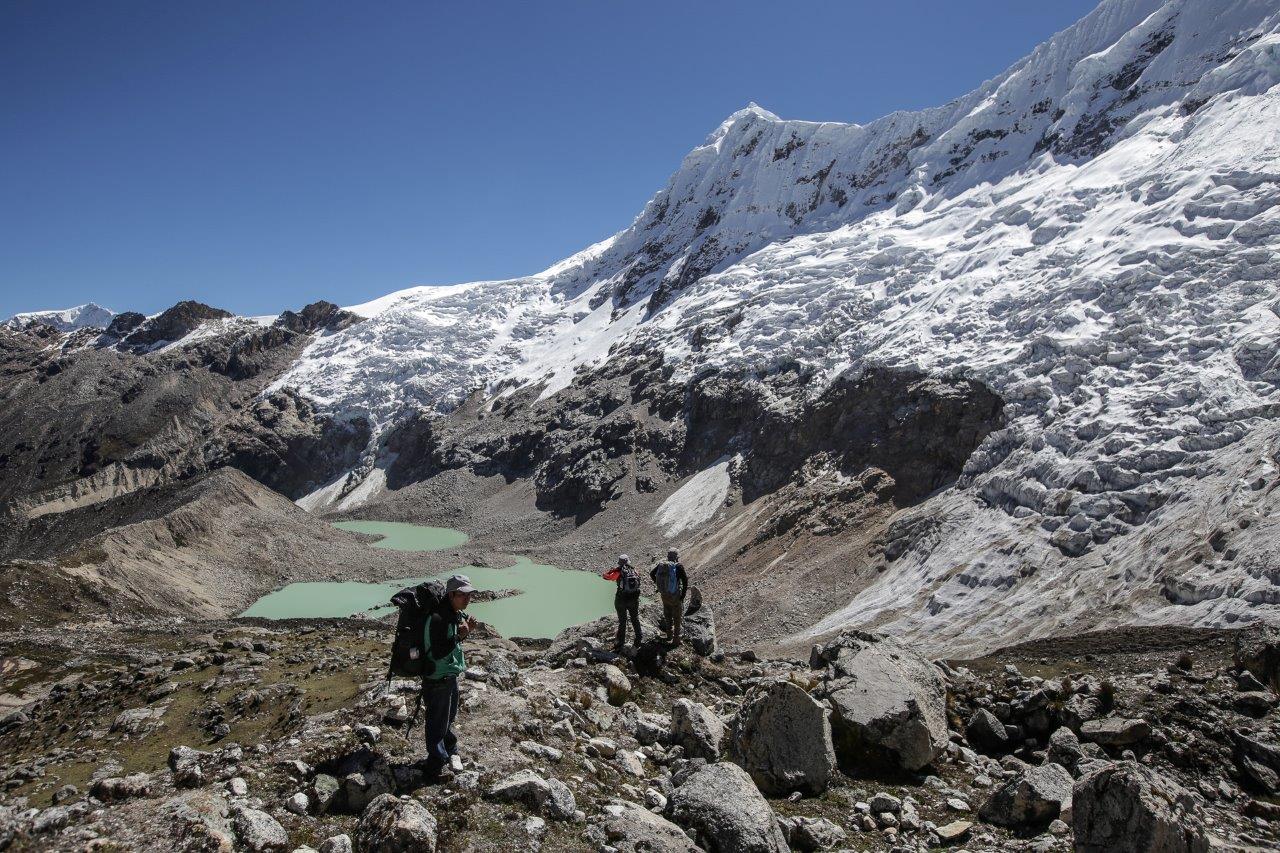 Sur la moraine conduisant au col - Le col Palcaraju