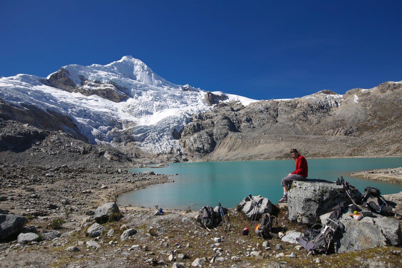 Le Lac Akilpo - Akilpo Ishinca, passage du col Tocllaraju