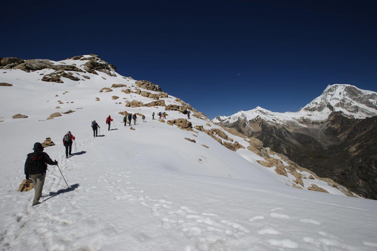 Début de la descente - Akilpo Ishinca, passage du col Tocllaraju