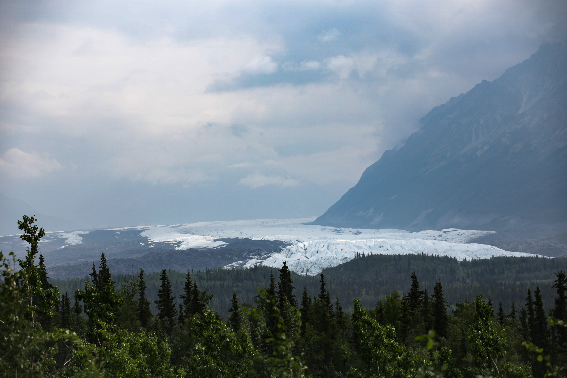 Langue terminale du Matanuska Glacier, c’est de l’autre côté de la route nationale