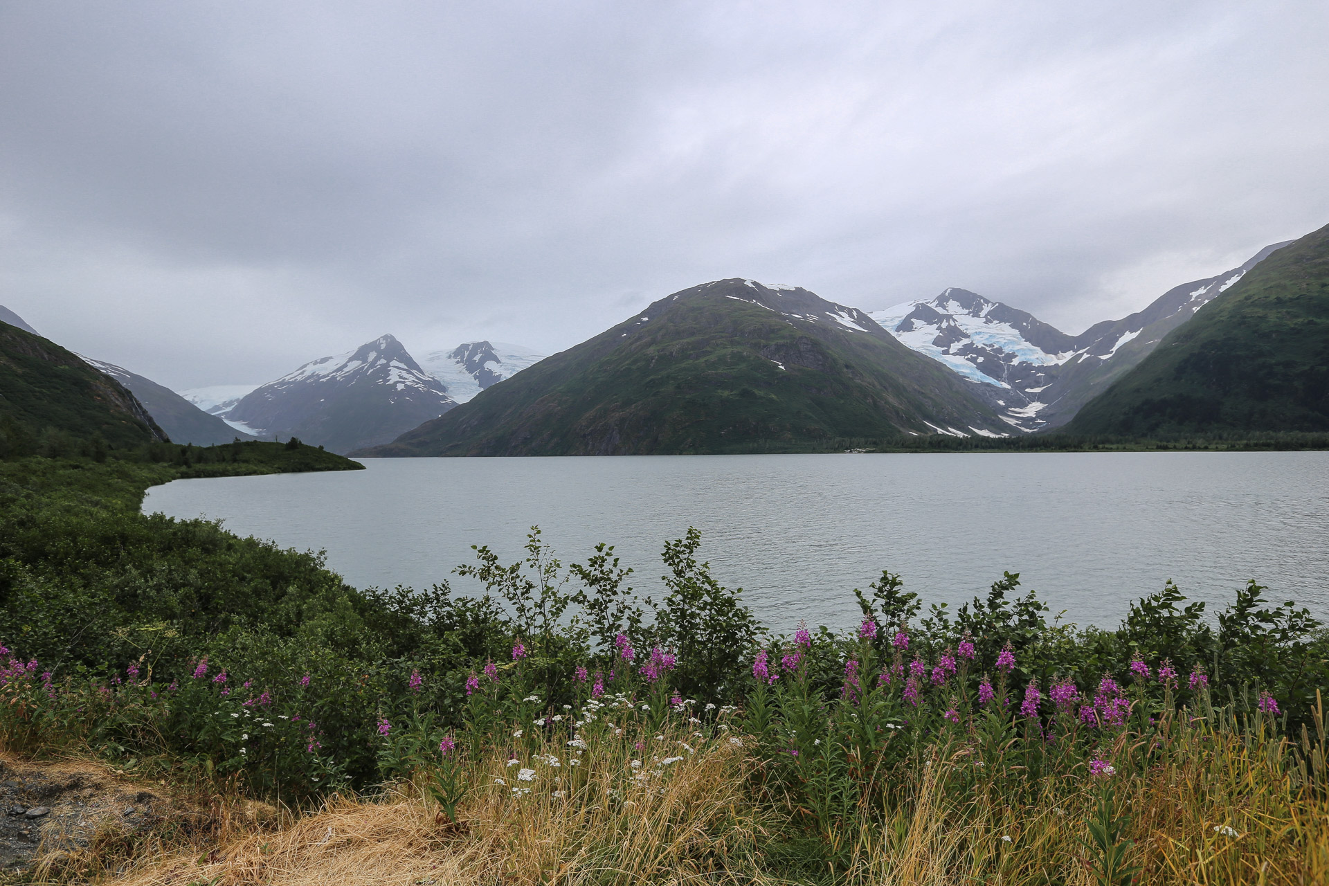 Sur la route entre Whittier et Seward