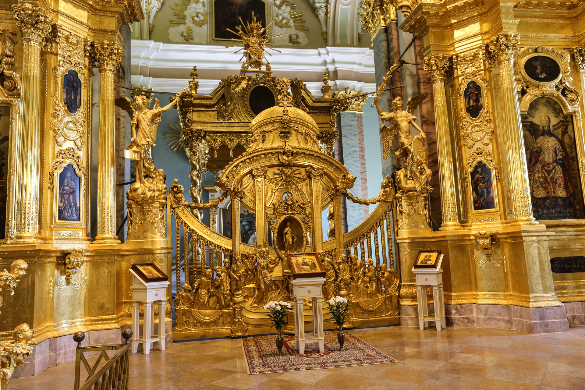 Intérieur de la cathédrale Pierre et Paul