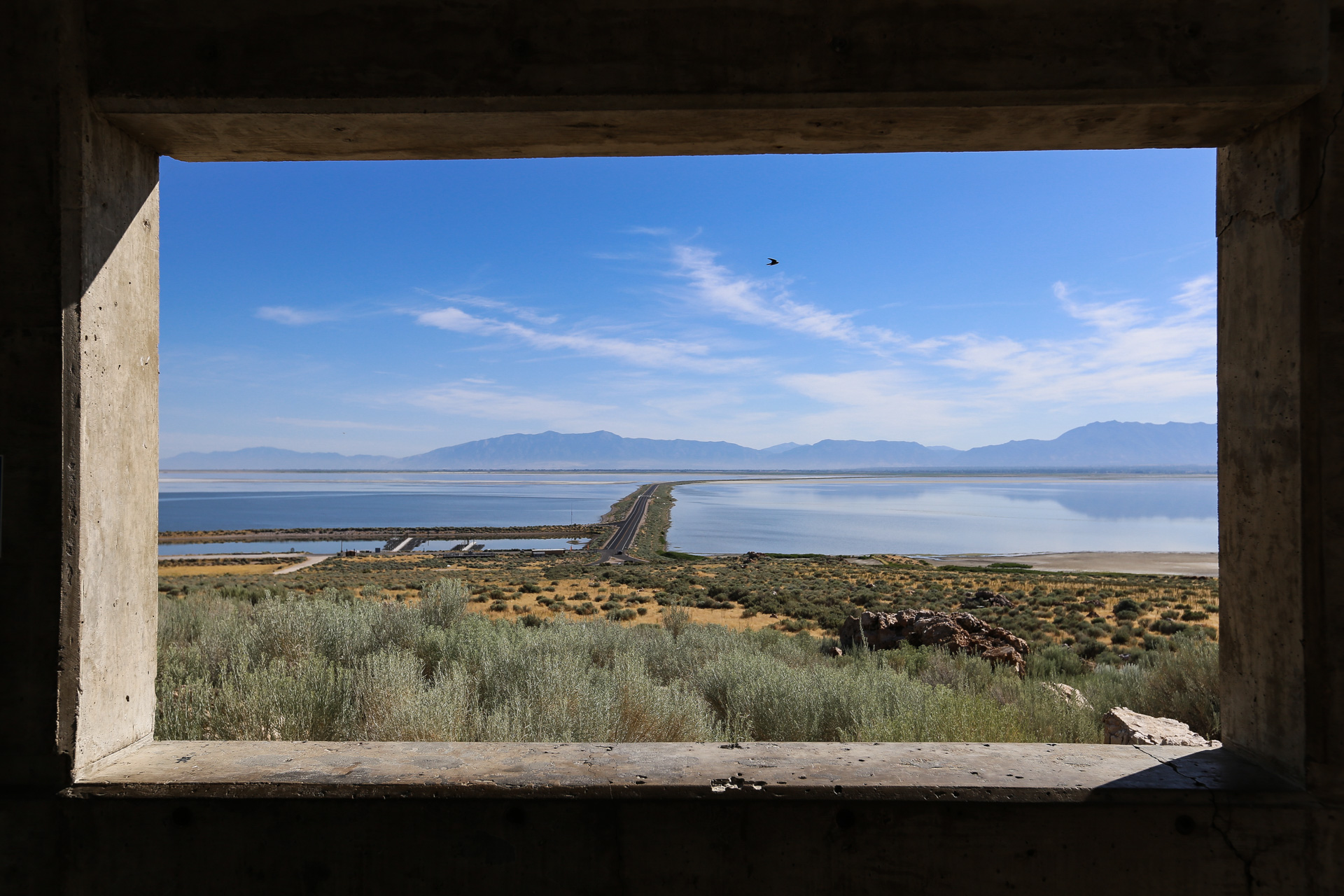 Fenêtre avec vue, depuis le visitor center du Parc régional d’Antelope Island