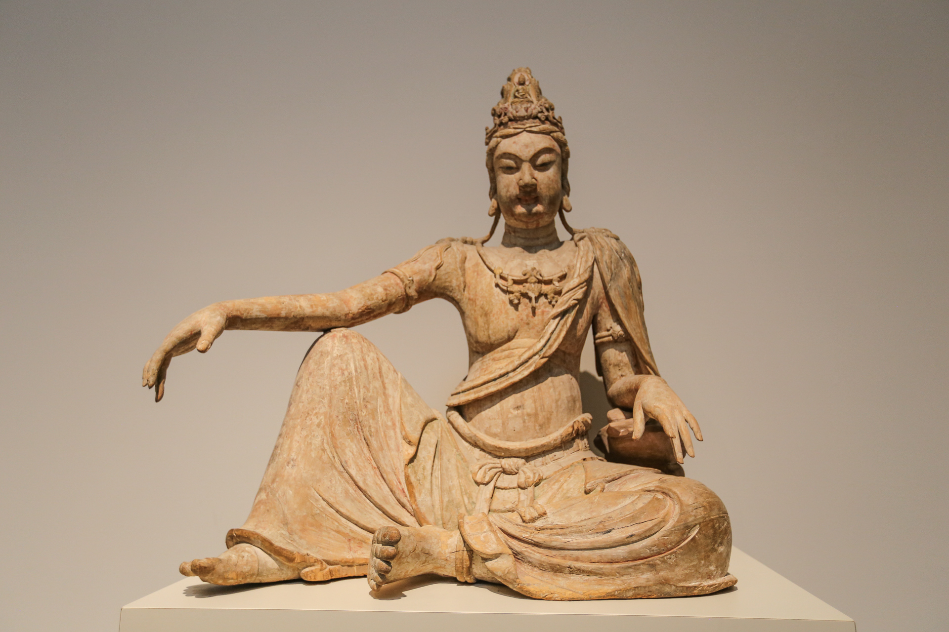 Une rare représentation du Bodhisattva Avalokiteshvara in Water Moon Form (Shuiyue Guanyin),11èmesiècle met nyc